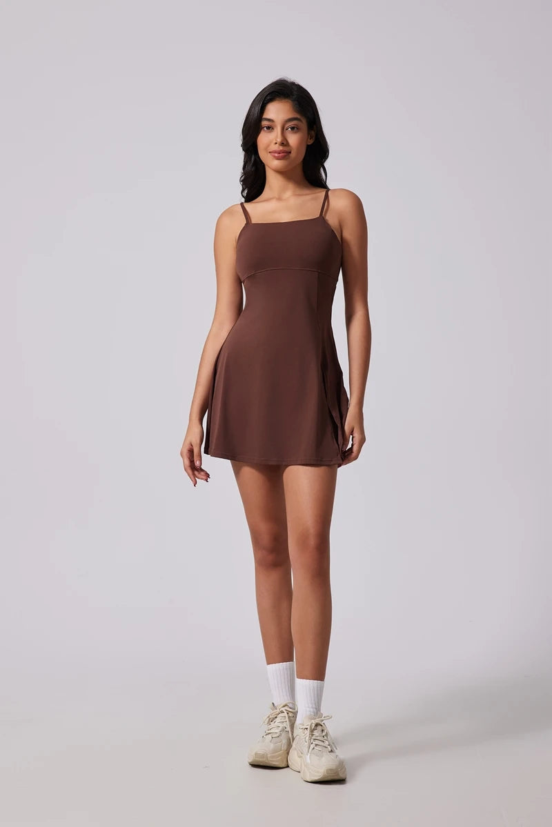 QINACTIVE Women's sports beautiful back dress Removable chest cushion cushion breathable outdoor yoga tennis skirt